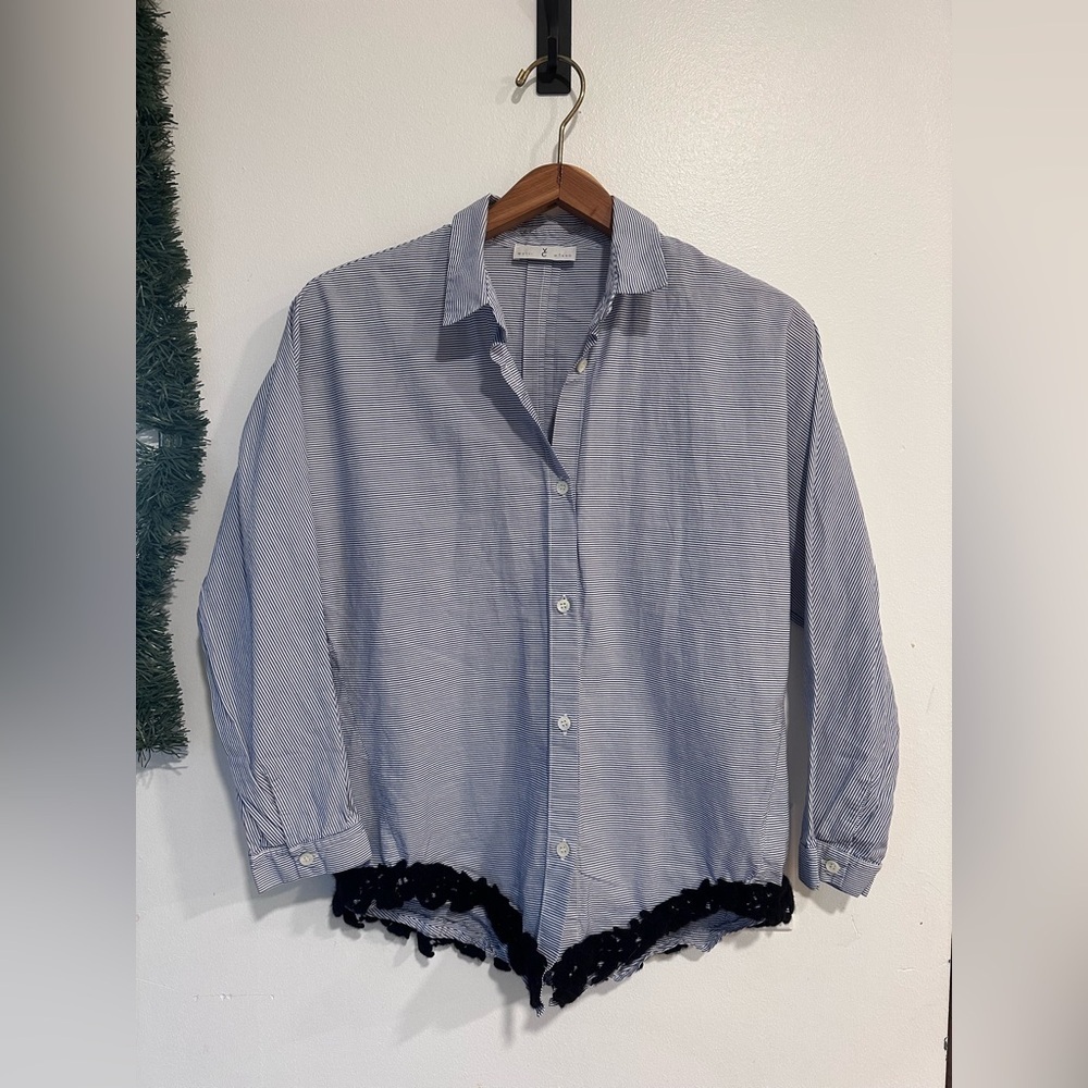 WHYCI Milano Women’s Blue White Striped Button Front Blouse Crochet Hem Size 8